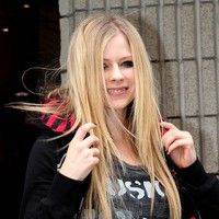 Avril Lavigne outside NRJ Radio Studios photos | Picture 77965